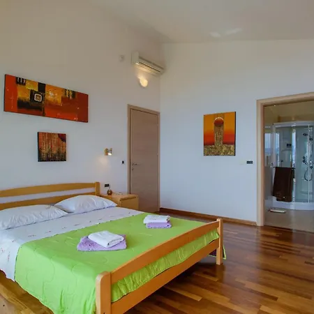 House Iver Tatil Evi