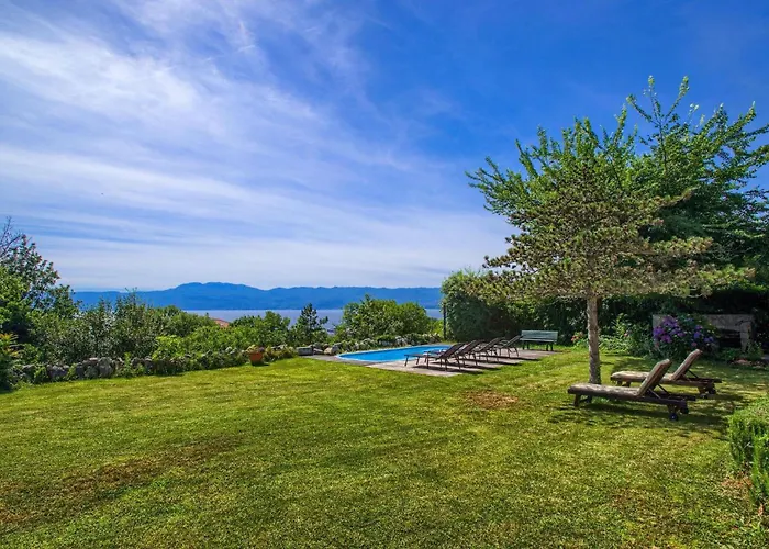 Holiday home House Iver Zurkovo