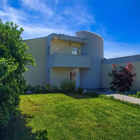 House Iver